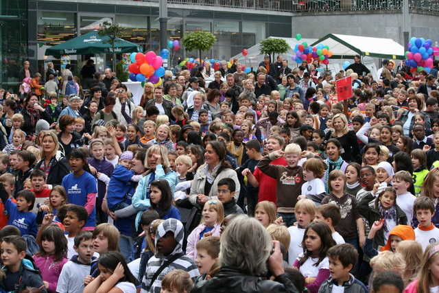 gal/2010/2010 Saitentwist Weltkindertag Burgplatz Essen 20.09.JugendhilfegGmbH Essen/2010 Saitentwist Weltkindertag Burgplatz Jugend Hilfe gGm20.09. 081.jpg